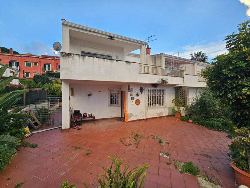 Casa Indipendente in Vendita a Altofonte, 165'000&euro;, 130 m²
