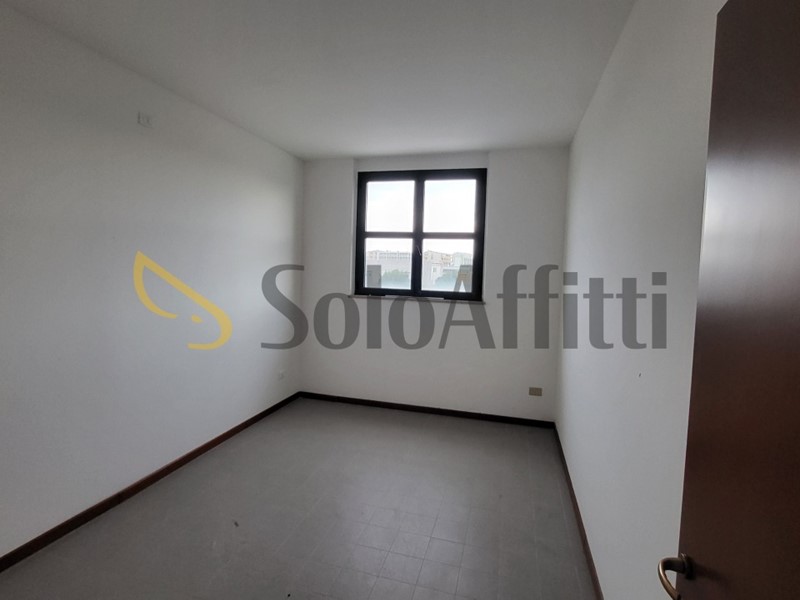 Ufficio in Affitto a Senigallia, zona Cesanella, 1'200&euro;, 180 m²