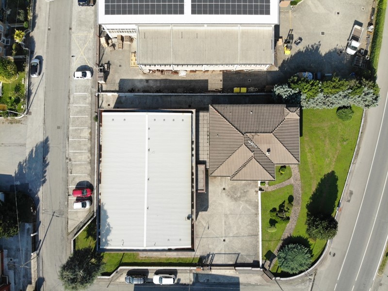 Capannone in Vendita a Rezzato, 695'000&euro;, 1292 m², con Box