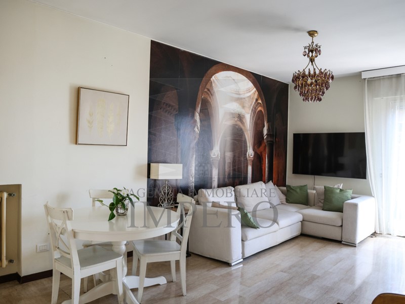 Casa Indipendente in Vendita a Vallecrosia, 300'000&euro;, 142 m², con Box