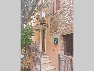 Casa Semi Indipendente in Vendita a Terni, 75'000&euro;, 90 m², arredato, con Box