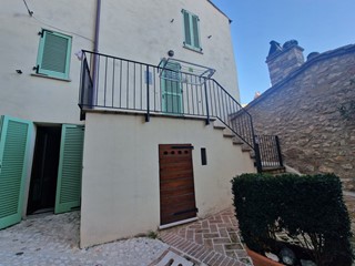 Casa Semi Indipendente in Vendita a Lugnano in Teverina, 119'000&euro;, 90 m², arredato