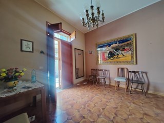 Casa Indipendente in Vendita a Avola, zona Centro, 100'000&euro;, 114 m²