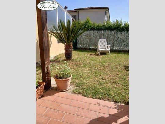 Casa Semi Indipendente in Vendita a Fosdinovo, 210'000€, 115 m²