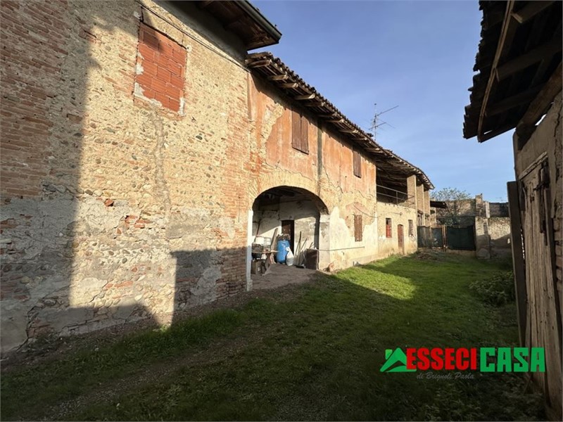 Casale in Vendita a Arzago d'Adda, 50'000€, 340 m²