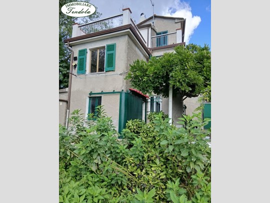 Casale in Vendita a Fosdinovo, 290'000€, 150 m²