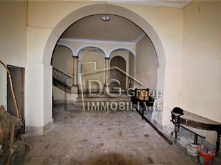 Casa Indipendente in Vendita a Alcamo, 230'000€, 470 m²