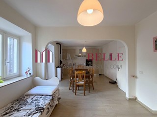 Appartamento in Vendita a Camaiore, zona Greppolungo, 130'000&euro;, 120 m²