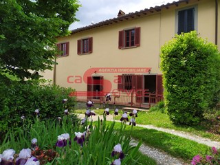 Casale in Vendita a Serravalle Pistoiese, 265'000€, 170 m², arredato, con Box