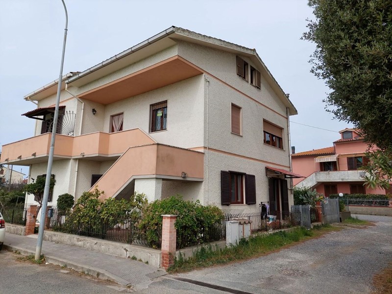 Villa bifamiliare in Vendita a Rosignano Marittimo, zona Polveroni, 270'000&euro;, 160 m²
