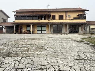 Appartamento in Vendita a Castello d'Agogna, 67'444&euro;, 425 m², con Box