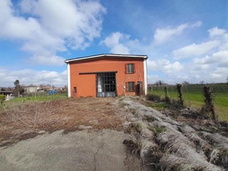 Capannone in Vendita a Pinarolo Po, 16'500&euro;, 84 m²