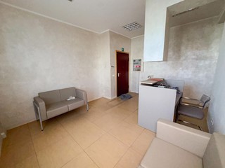 Ufficio in Affitto a Pisa, zona Putignano Pisano, 1'800&euro;, 100 m²