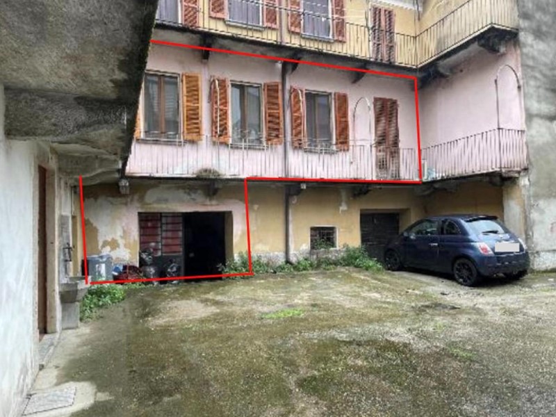 Appartamento in Vendita a Broni, 50'250&euro;, 153 m², con Box