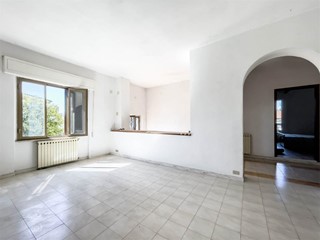 Quadrilocale in Vendita a Sarzana, zona Santa Caterina, 160'000€, 100 m²