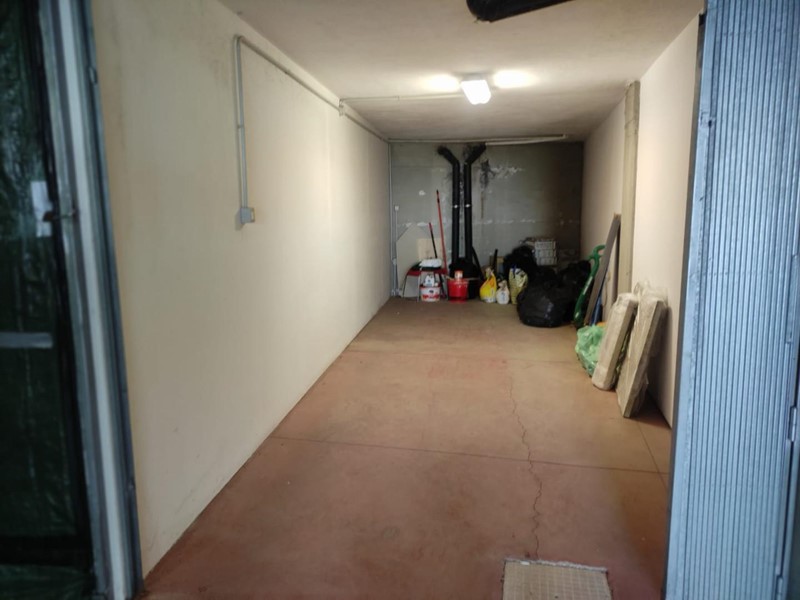 Bilocale in Vendita a Collesalvetti, zona Parrana San Martino, 98'000€, 50 m², con Box