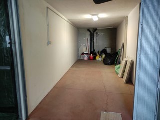 Bilocale in Vendita a Collesalvetti, zona Parrana San Martino, 98'000€, 50 m², con Box