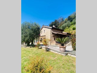Rustico in Vendita a Pescaglia, 1'500'000&euro;, 210 m²