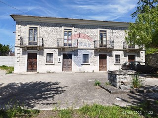 Rustico in Vendita a Pontelandolfo, 89'000&euro;, 200 m²