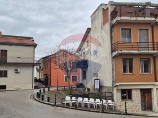 Casa Indipendente in Vendita a Flumeri, 110'000&euro;, 216 m²