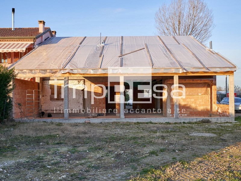 Casa Semi Indipendente in Vendita a Venezia, 260'000€, 300 m²
