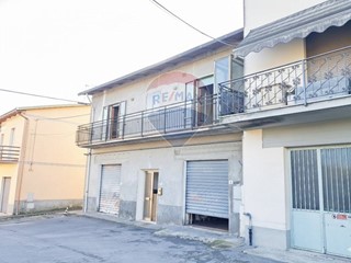 Quadrilocale in Vendita a Bucine, 139'000&euro;, 125 m²