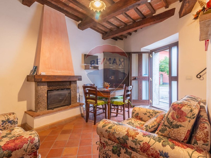 Bilocale in Vendita a Semproniano, 65'000&euro;, 63 m²