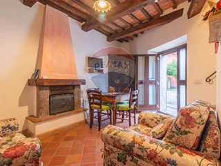 Bilocale in Vendita a Semproniano, 65'000&euro;, 63 m²