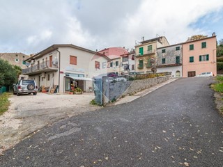 Appartamento in Vendita a Semproniano, 255'000&euro;, 374 m²