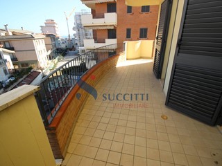 Trilocale in Vendita a Alba Adriatica, 180'000&euro;, 68 m²