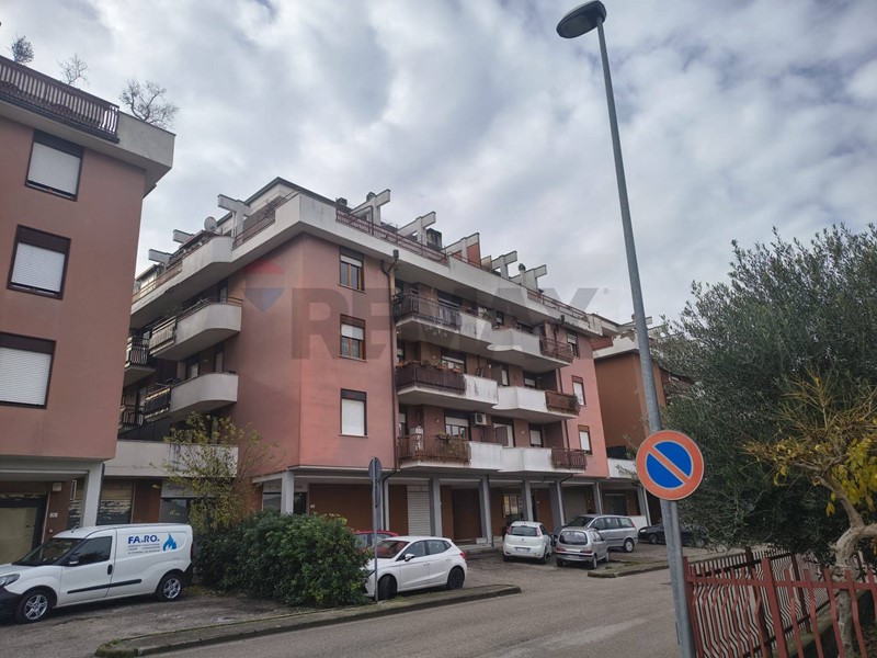 Quadrilocale in Vendita a Bastia Umbra, 179'000&euro;, 125 m²