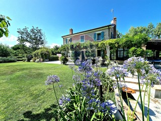 Villa in Vendita a Misano Adriatico, 1'100'000€, 251 m²