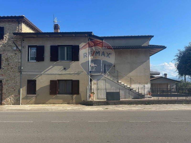Casa Indipendente in Vendita a Marsciano, 180'000€, 200 m²