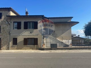 Casa Indipendente in Vendita a Marsciano, 180'000€, 200 m²