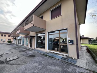 Immobile commerciale in Affitto a Porcia, 600&euro;, 140 m²