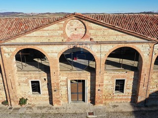 Rustico in Vendita a Montemagno, 850'000&euro;, 1000 m², con Box