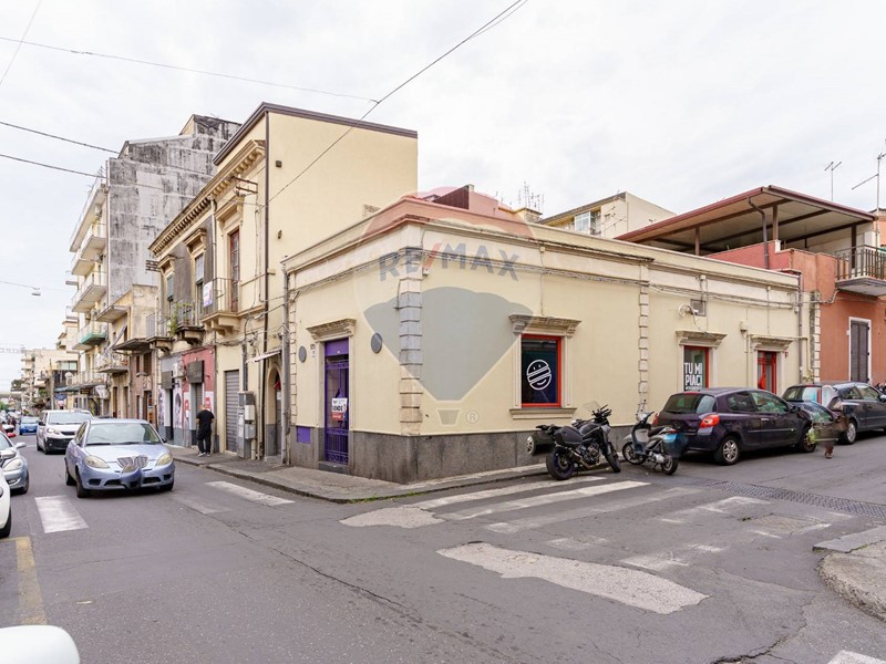 Immobile commerciale in Vendita a Catania, 98'000&euro;, 90 m²