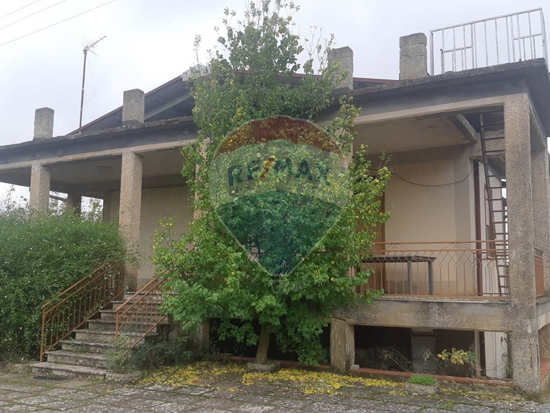 Villa in Vendita a Piazza Armerina, 65'000&euro;, 139 m²