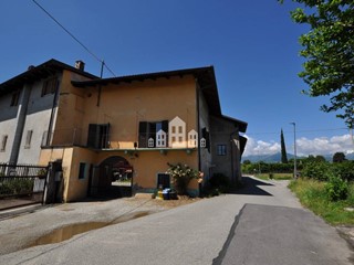 Casa Indipendente in Vendita a Castellamonte, 69'000&euro;, 166 m², con Box