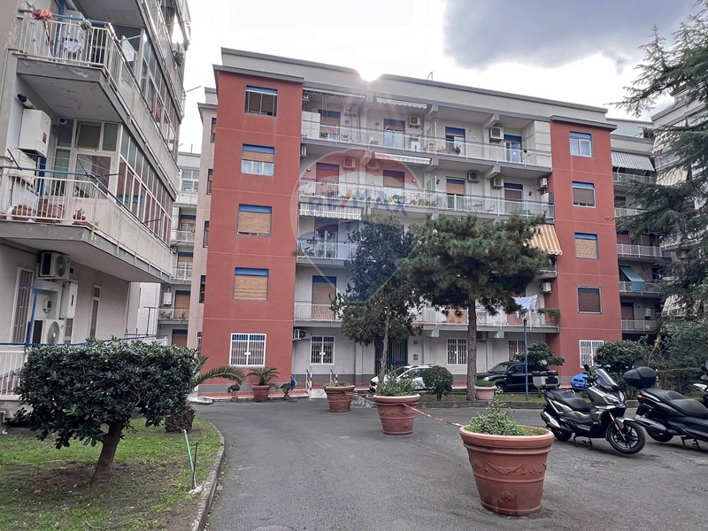 Trilocale in Vendita a Gravina di Catania, 125'000€, 111 m²