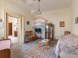 Casa Semi Indipendente in Vendita a Caltagirone, 29'000&euro;, 170 m²
