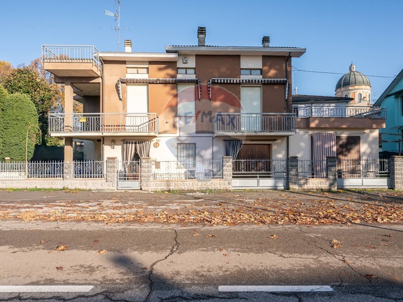 Casa Indipendente in Vendita a Boretto, 270'000€, 164 m²