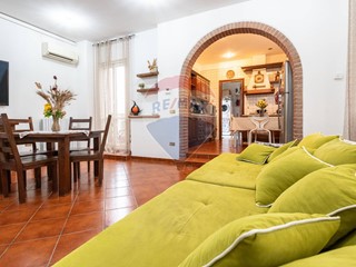 Quadrilocale in Vendita a Viadana, 75'000€, 119 m²