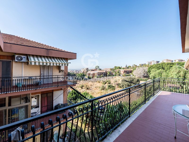 Appartamento in Vendita a Tremestieri Etneo, 255'000€, 179 m²
