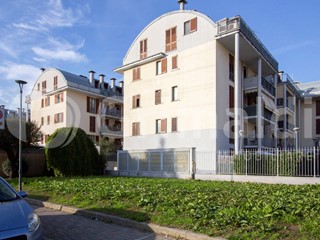 Bilocale in Vendita a Limbiate, 115'500&euro;, 68 m², con Box