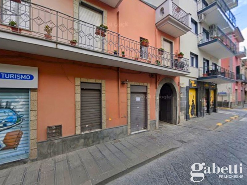Negozio in Affitto a Pomigliano d'Arco, 500&euro;, 40 m²