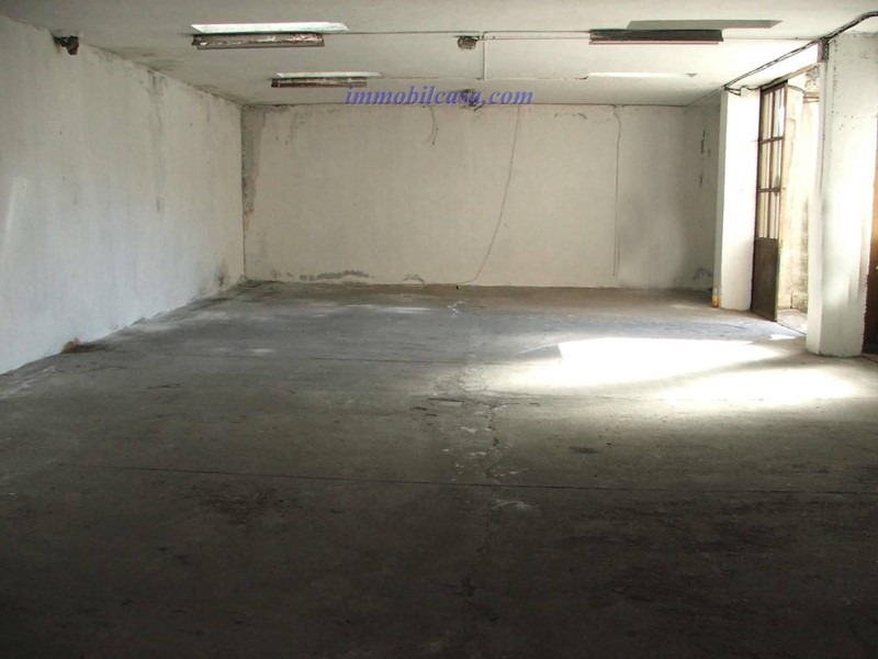 Magazzino in Vendita a Cuneo, 80'000€, 300 m²
