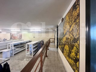 Capannone in Vendita a Rovigo, 680'000€, 1285 m²