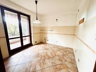 Trilocale in Vendita a Busto Arsizio, 240'000&euro;, 111 m², con Box
