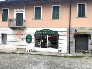 Negozio in Affitto a Pinerolo, 500&euro;, 100 m², arredato